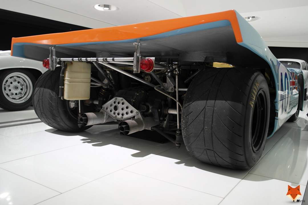 http://manta.abnihilo.org/images/PorscheMuseum/MuseeP17.JPG