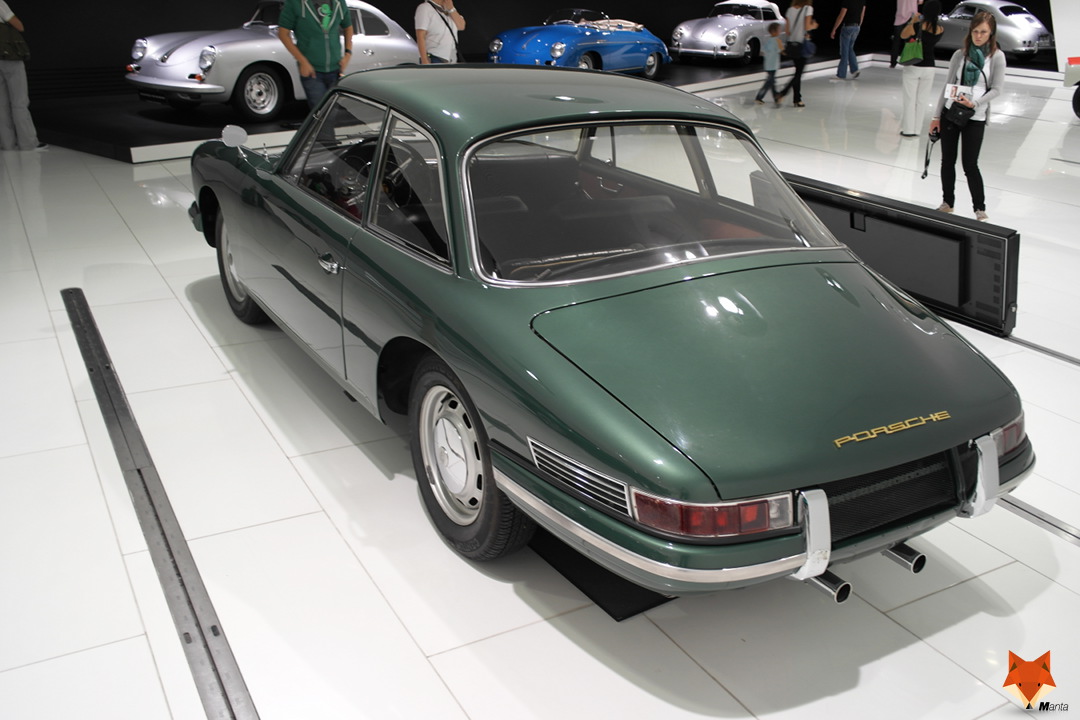 http://manta.abnihilo.org/images/PorscheMuseum/MuseeP21.JPG