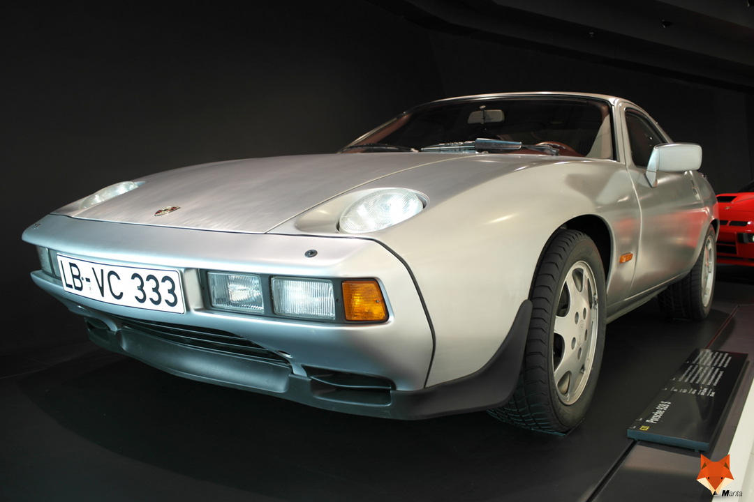 http://manta.abnihilo.org/images/PorscheMuseum/MuseeP38.JPG