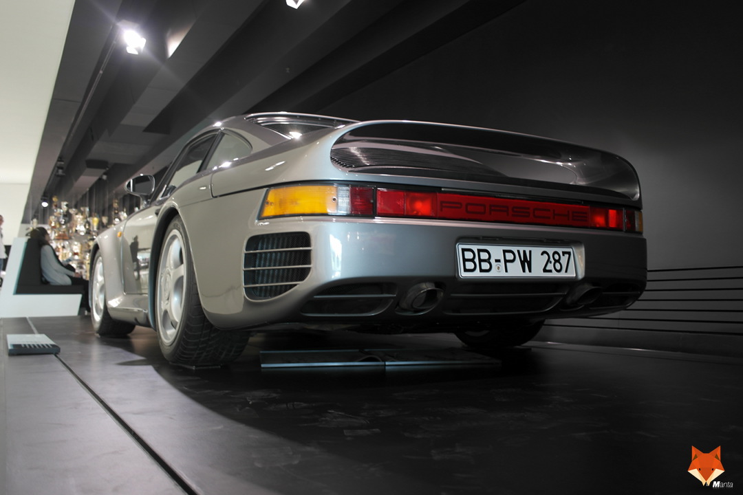 http://manta.abnihilo.org/images/PorscheMuseum/MuseeP45.JPG