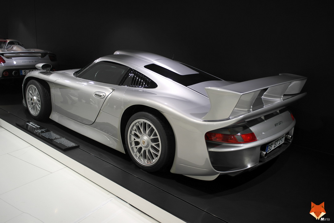 http://manta.abnihilo.org/images/PorscheMuseum/MuseeP48.JPG