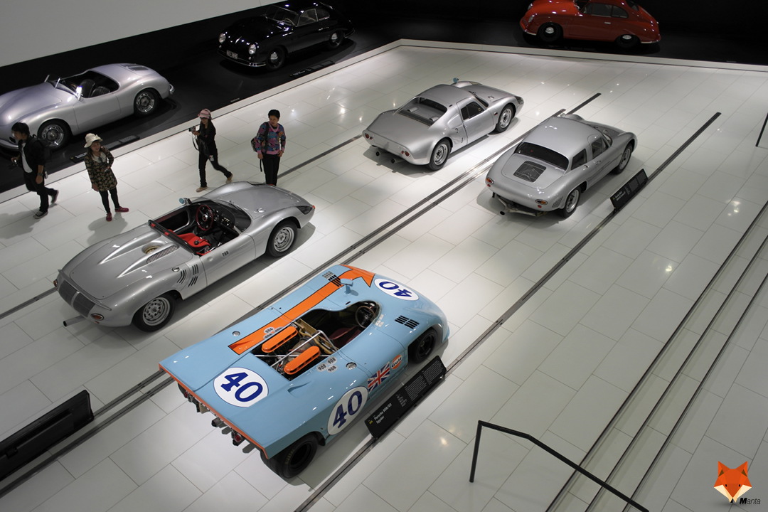 http://manta.abnihilo.org/images/PorscheMuseum/MuseeP53.JPG