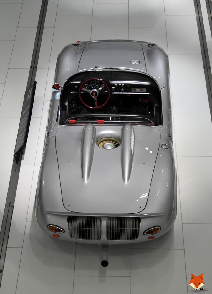 http://manta.abnihilo.org/images/PorscheMuseum/MuseeP56.JPG